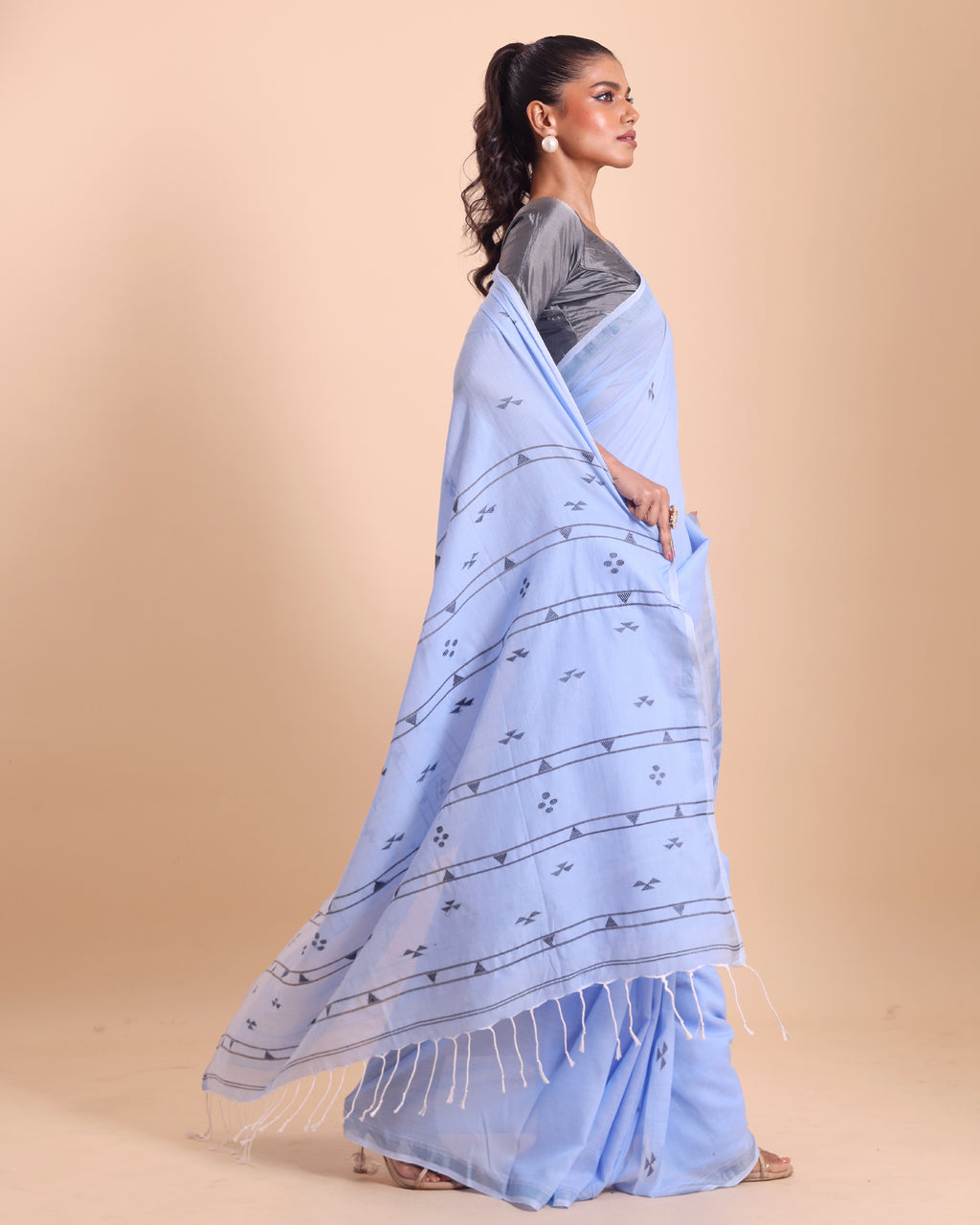 Handloom Cotton Pakhiralay Jamdani Saree - Powder Blue