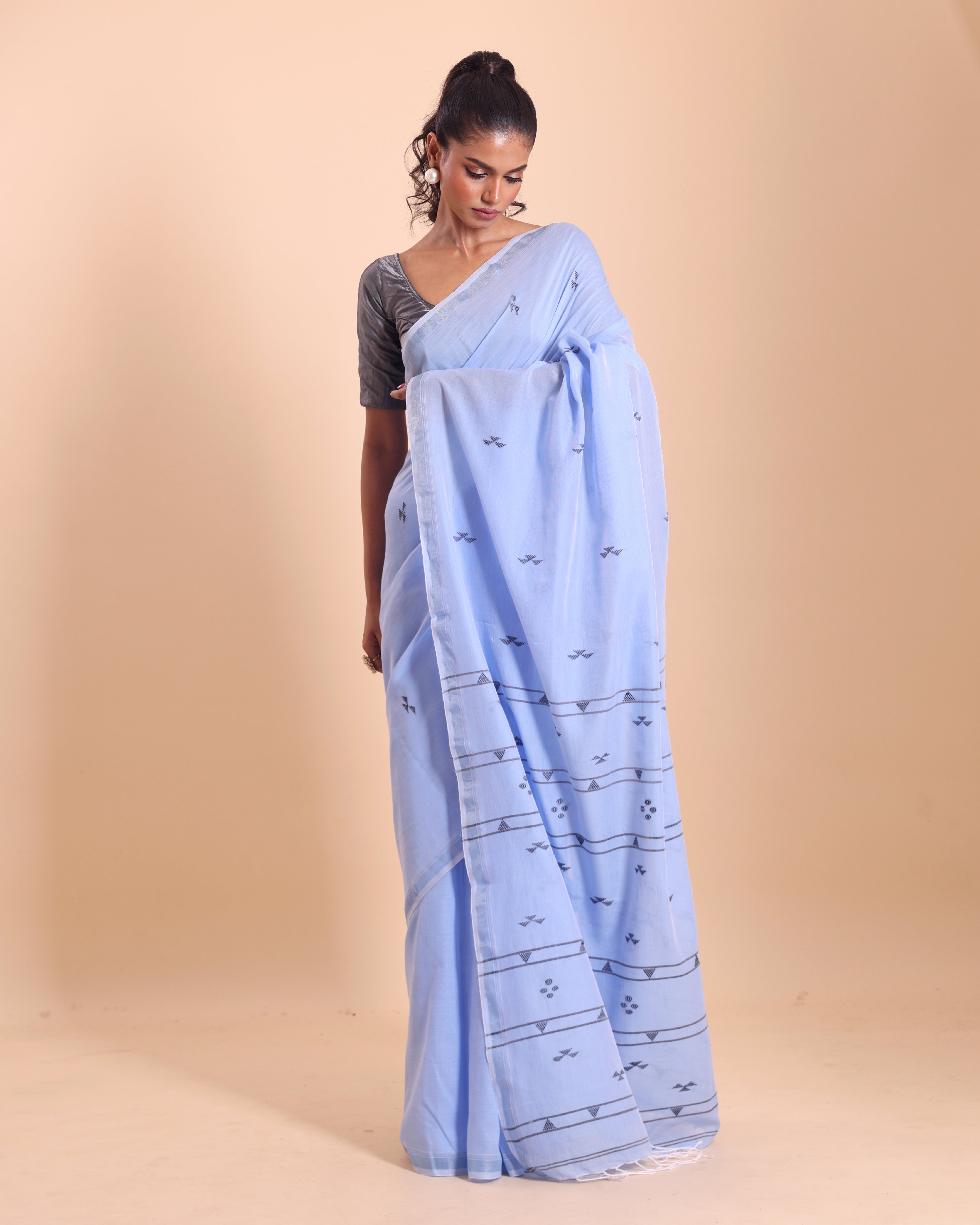 Handloom Cotton Pakhiralay Jamdani Saree - Powder Blue