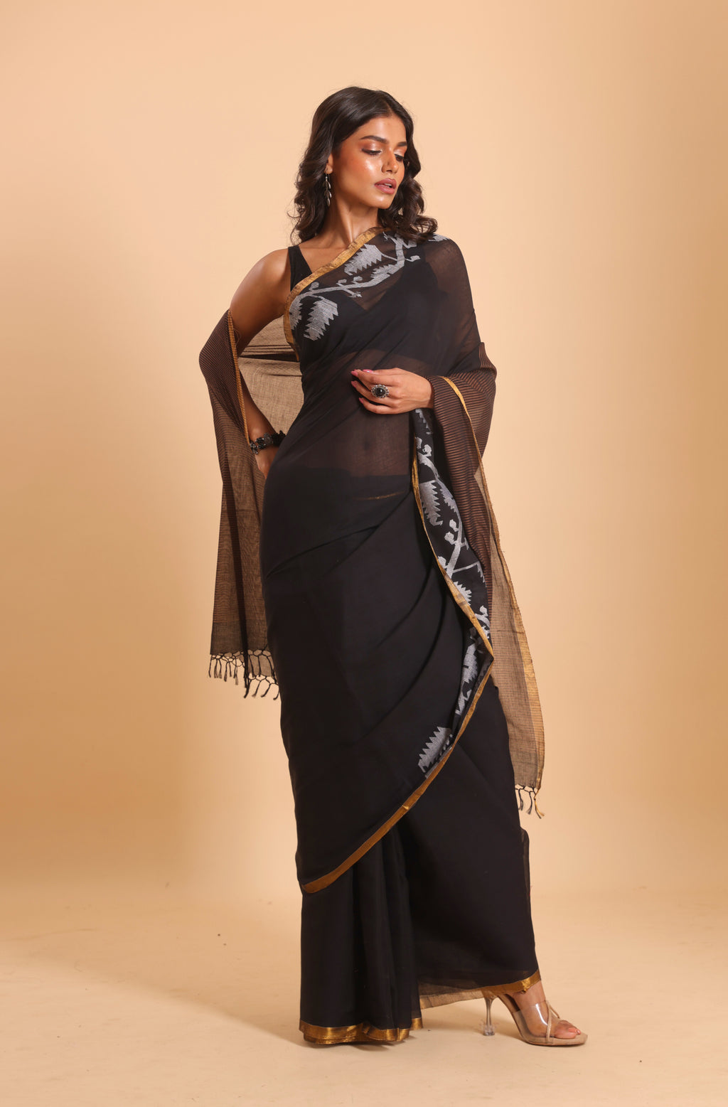 BLOUSON COTTON HALF DERPAR JAMDANI SAREE