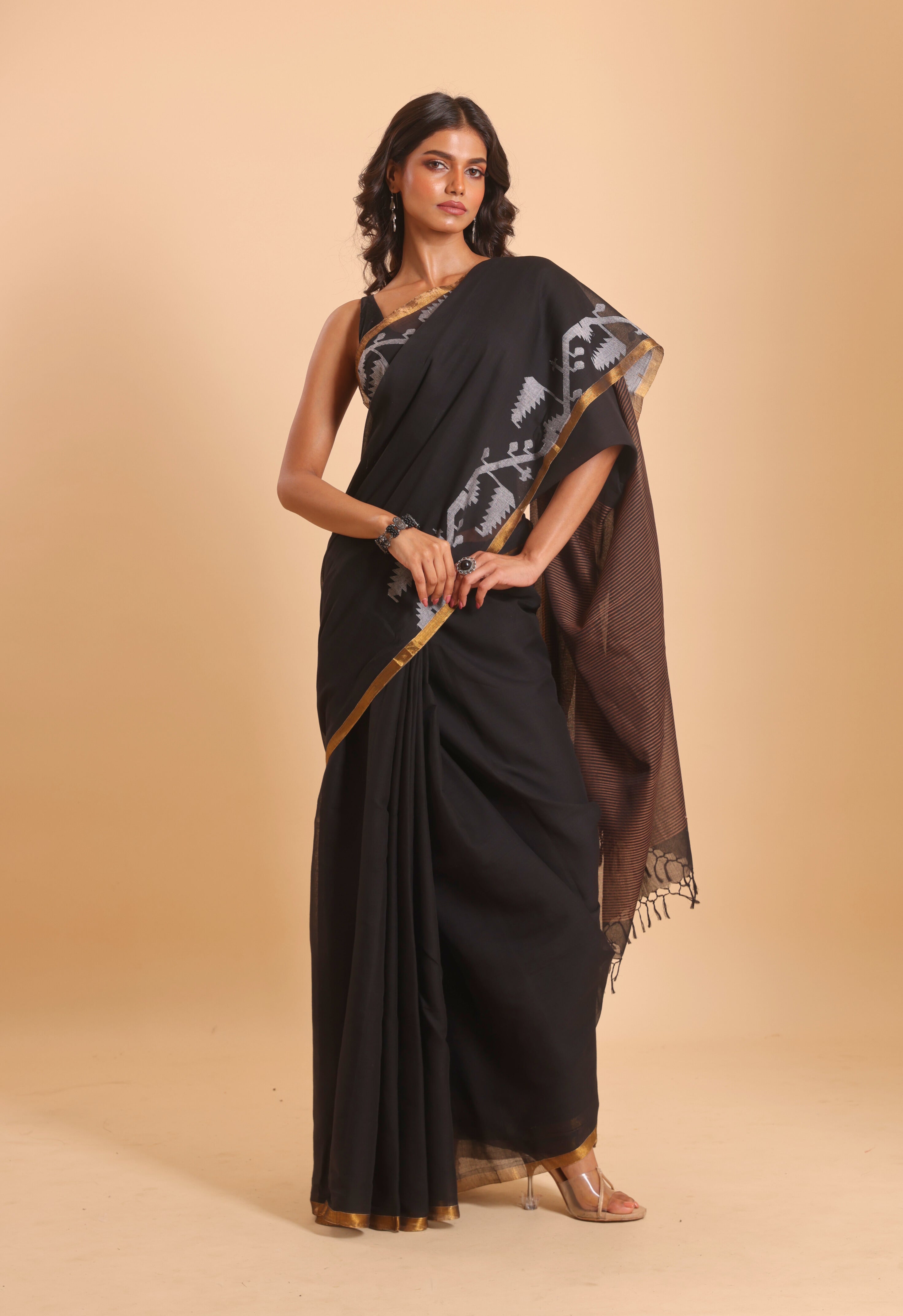 BLOUSON COTTON HALF DERPAR JAMDANI SAREE