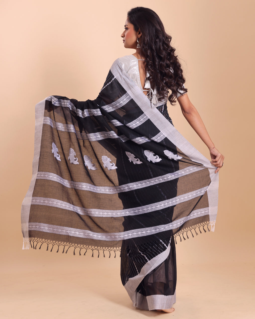 Handloom Fish Chain Jamdani Saree - Black