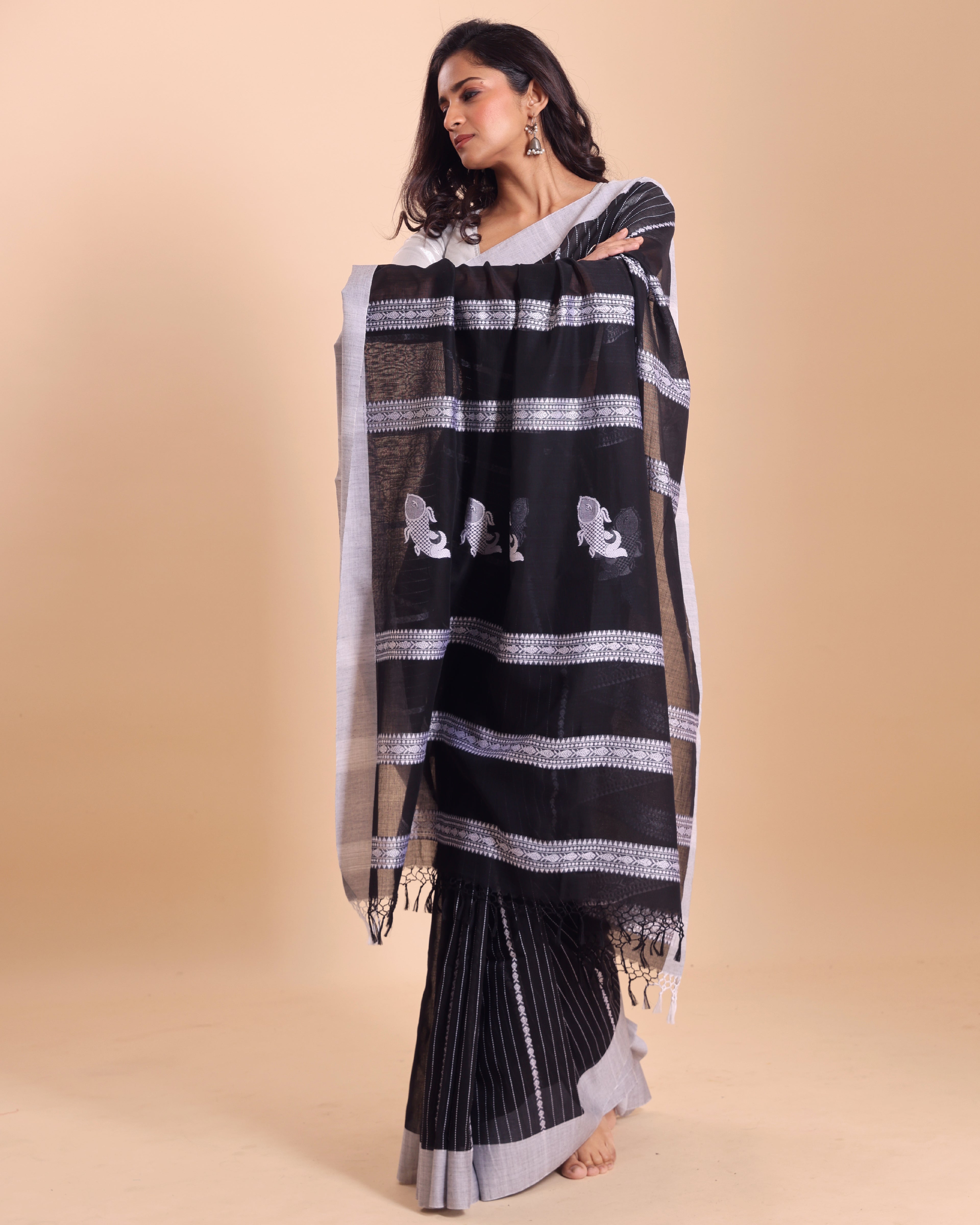 Handloom Fish Chain Jamdani Saree - Black