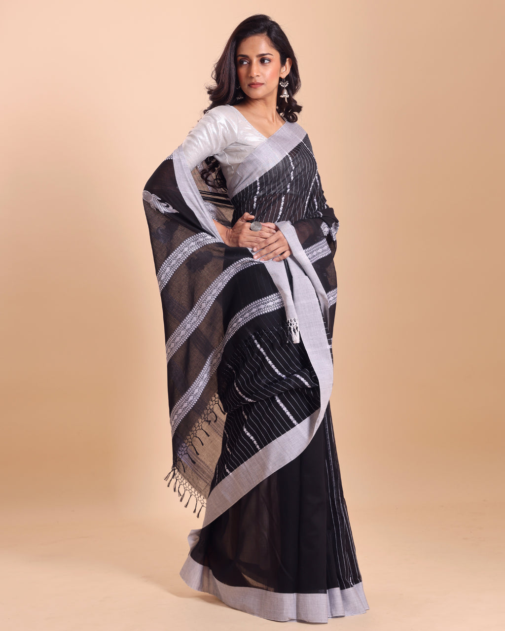 Handloom Fish Chain Jamdani Saree - Black