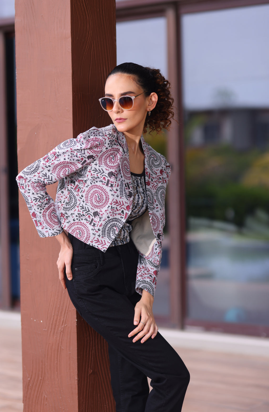 BLOUSON WOMEN COTTON WARLI PRINTED STATEMENT SHRUG