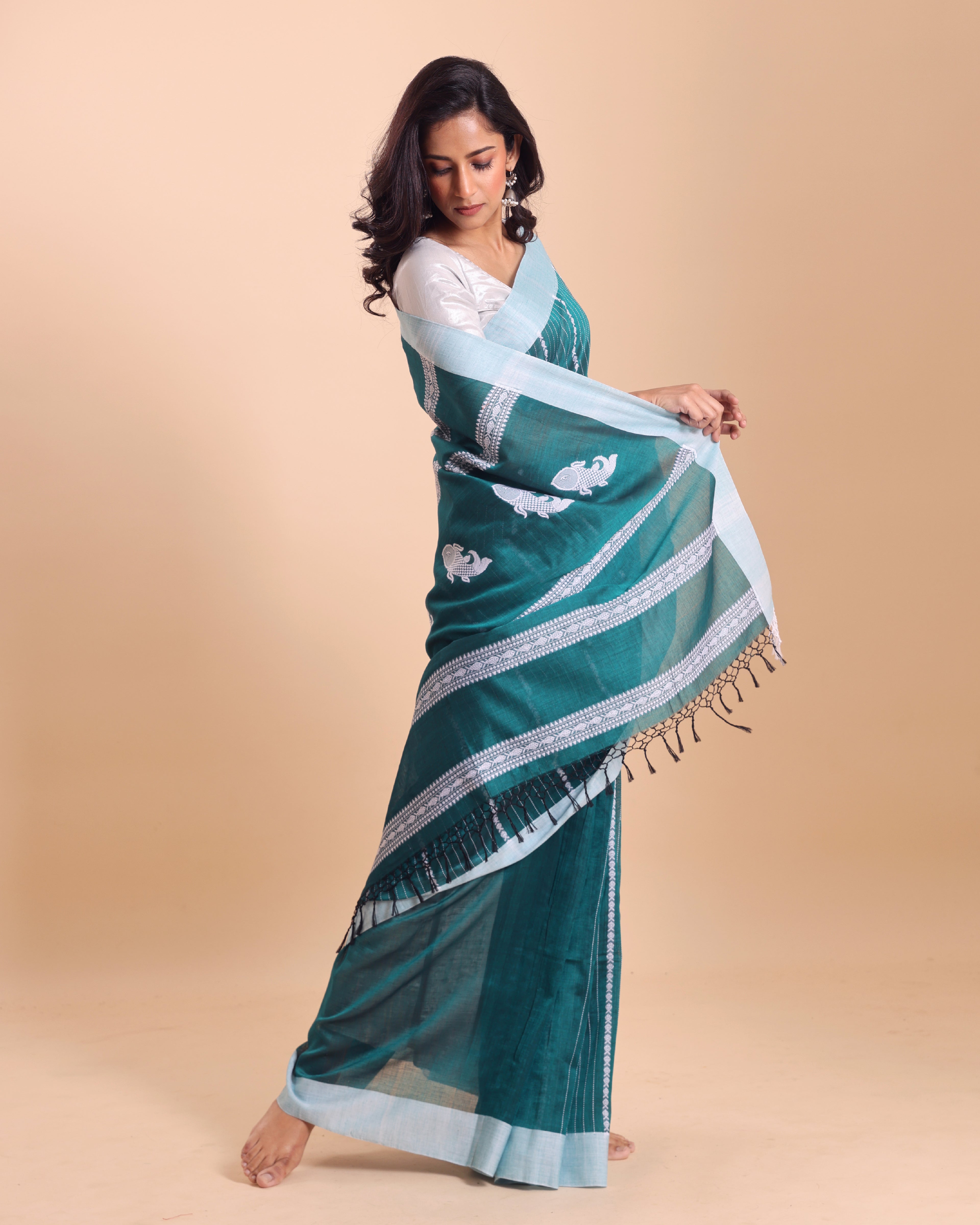 Handloom Fish Chain Jamdani Saree - Turquoise