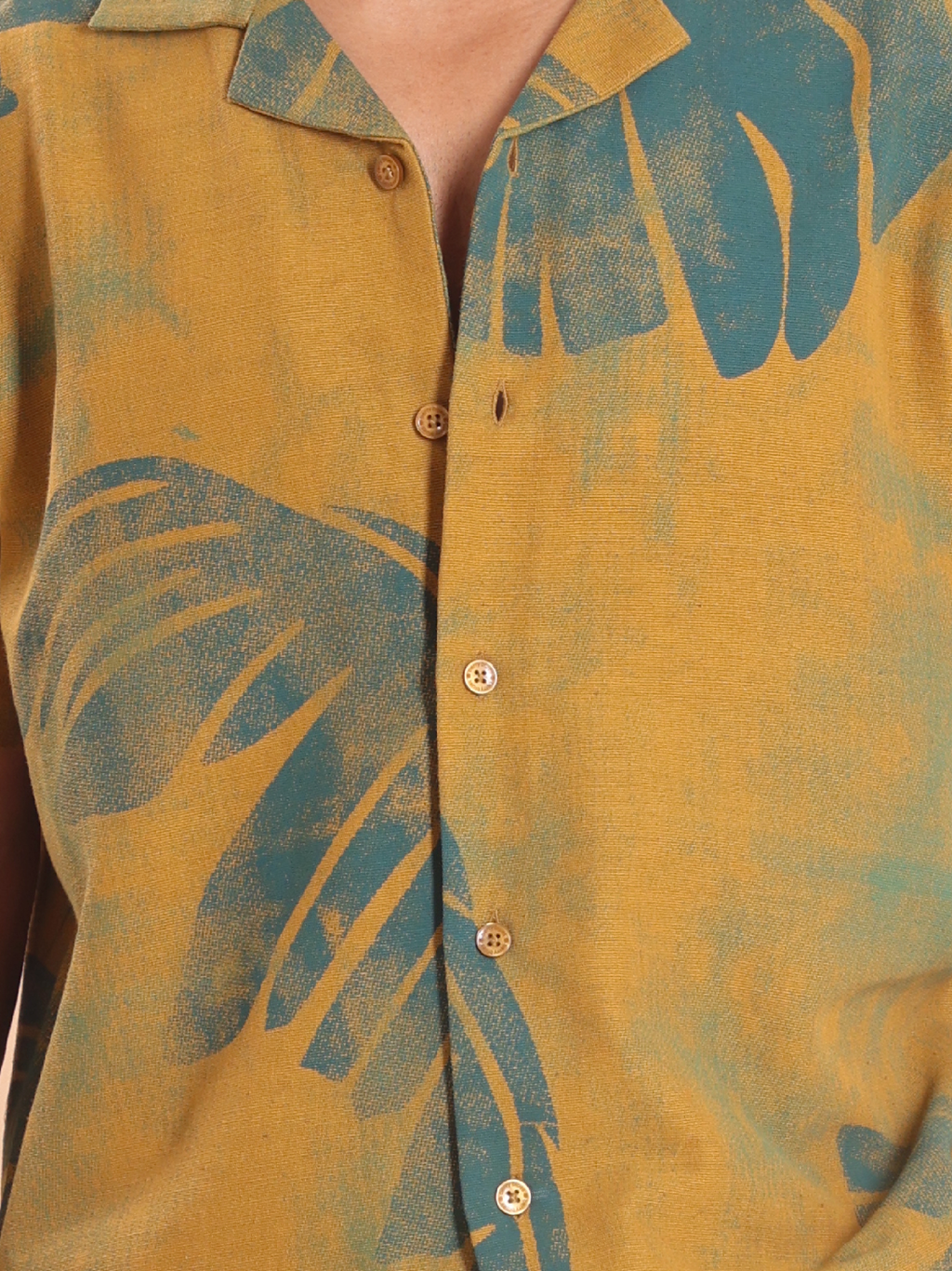 Men's relaxed fit handspun cotton shirt with open collar