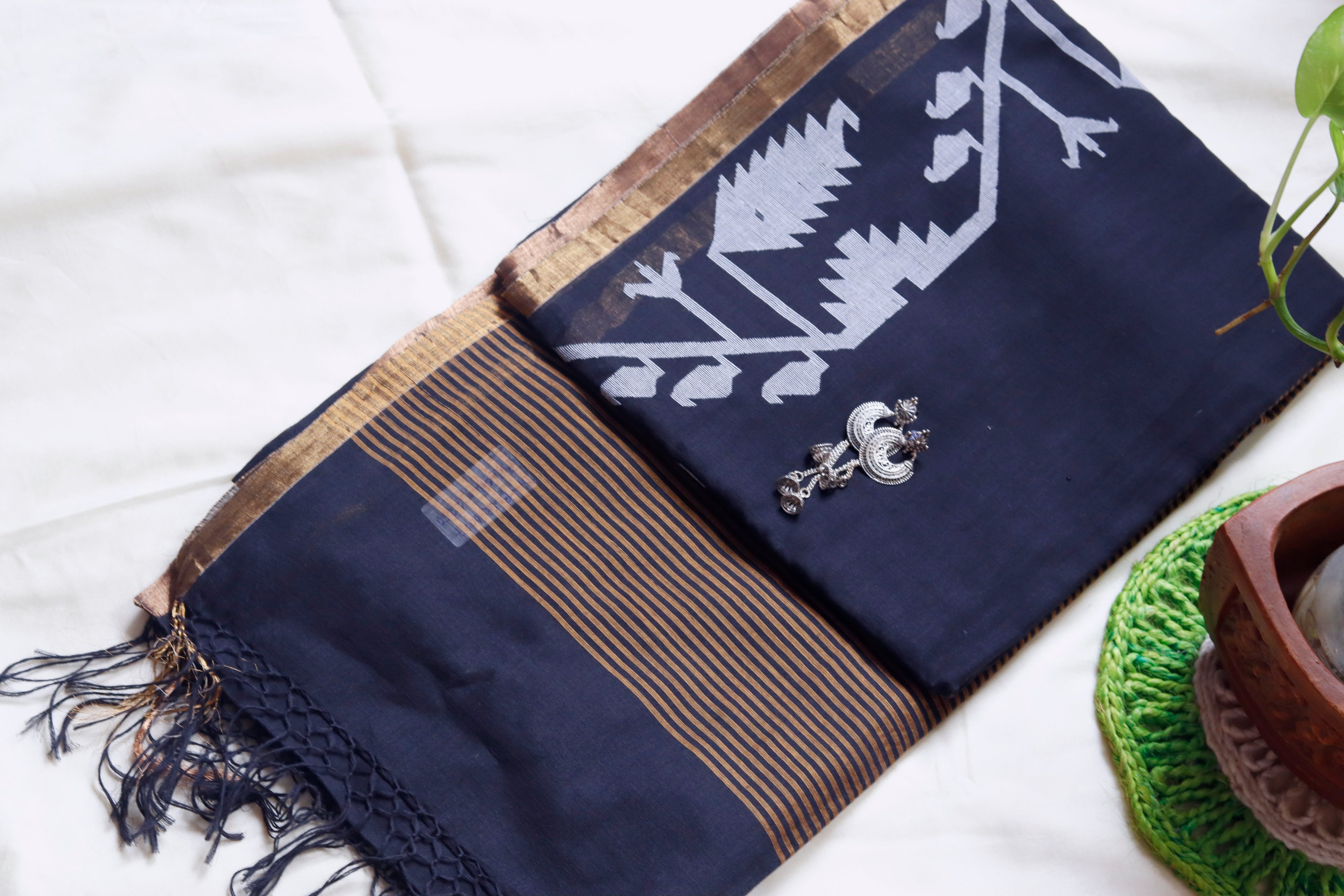 BLOUSON COTTON HALF DERPAR JAMDANI SAREE