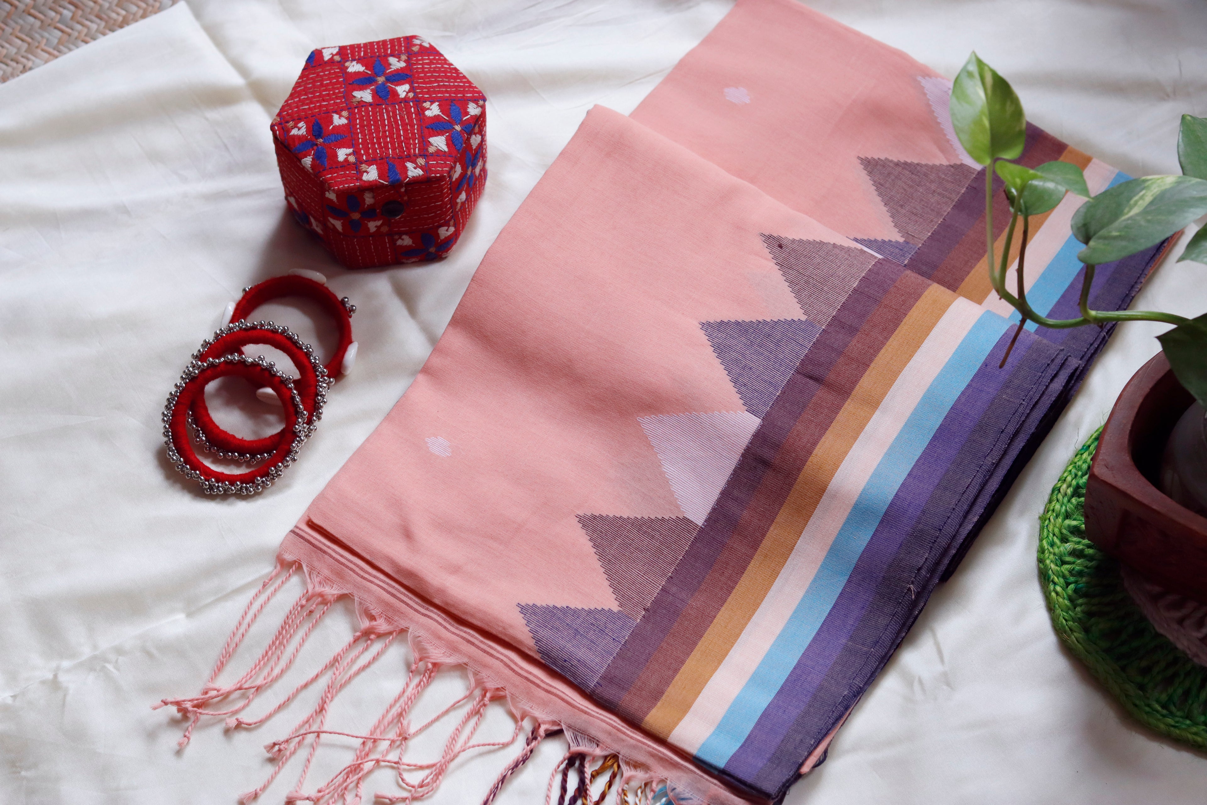 BLOUSON RAMDHANU TEMPLE PAR JAMDANI SAREE