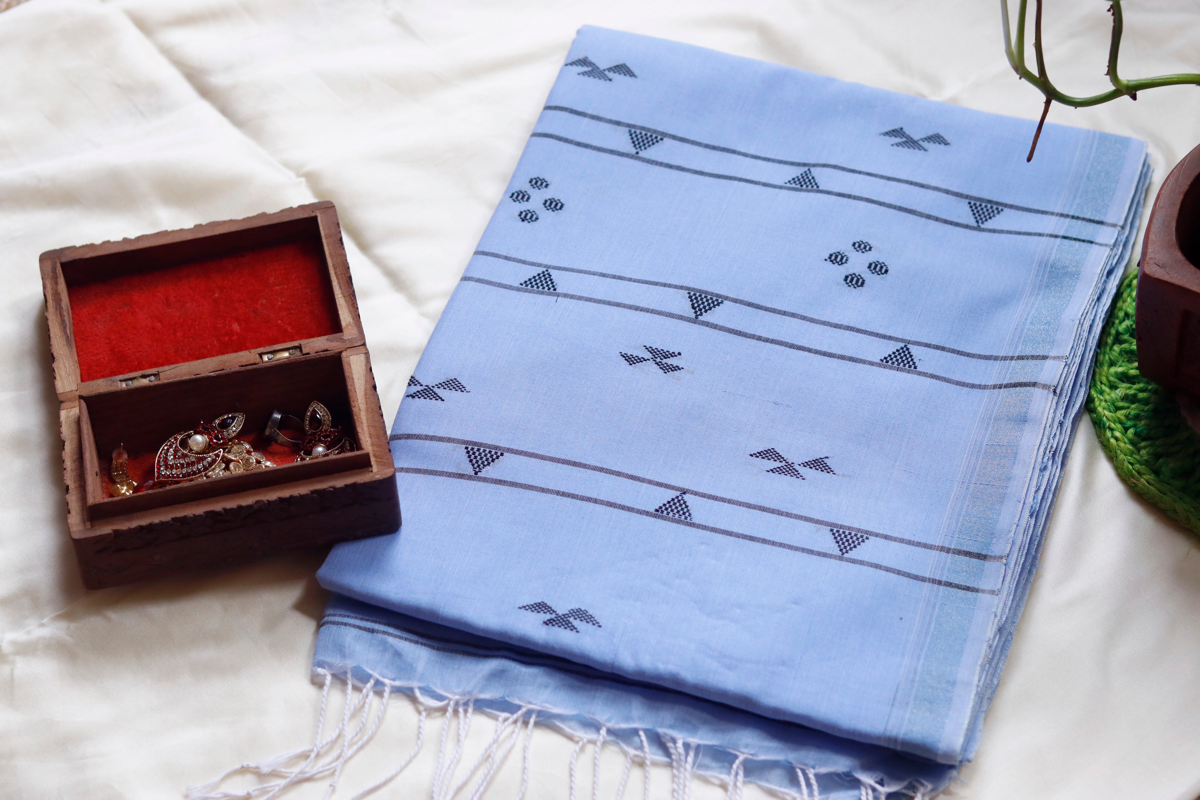 Handloom Cotton Pakhiralay Jamdani Saree - Powder Blue