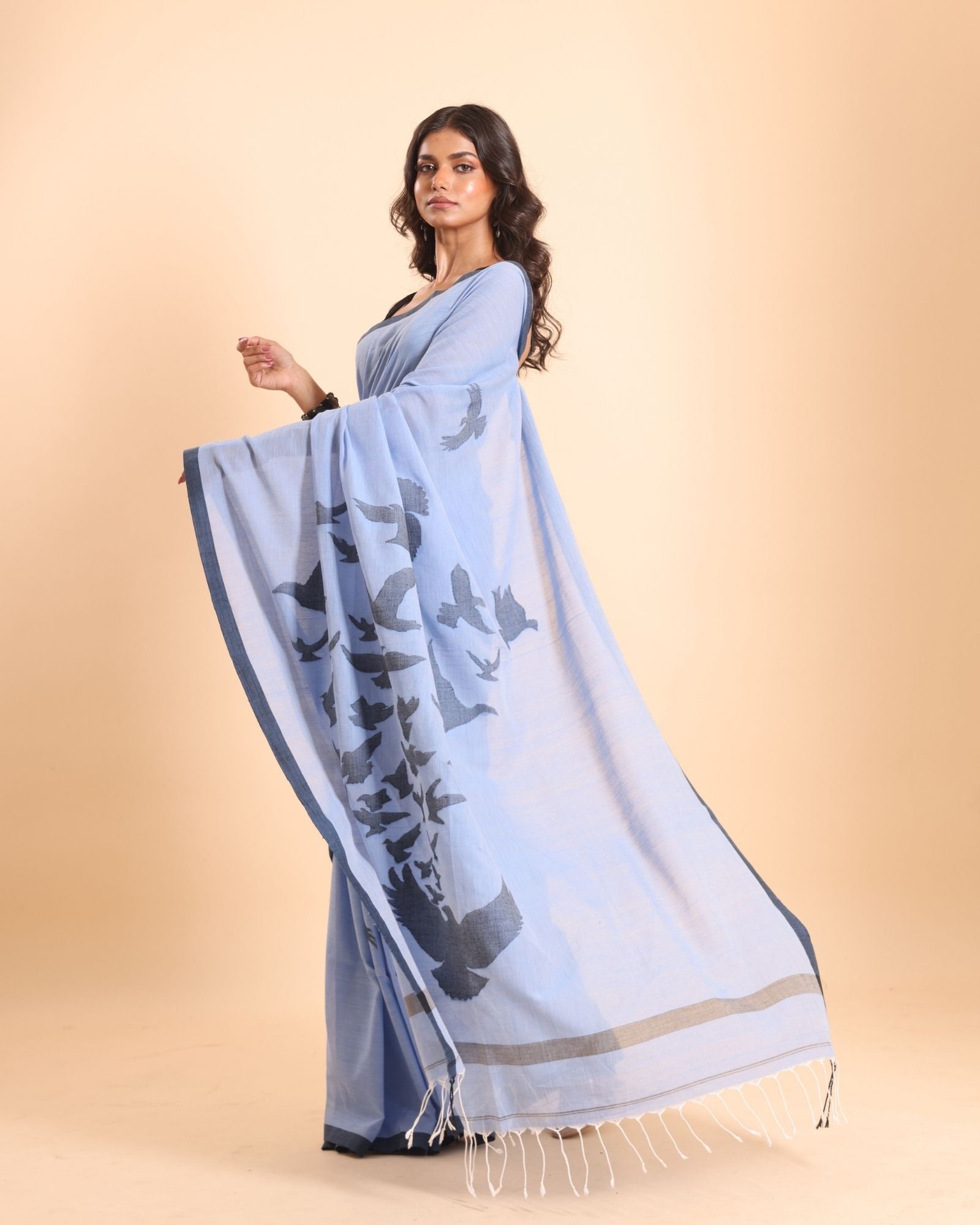 Handloom Cotton Happy Bird Jamdani Saree - Glass Blue
