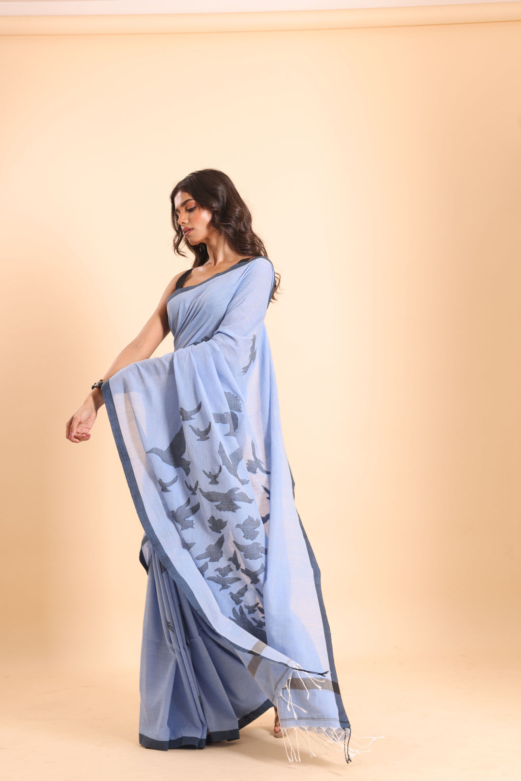 Handloom Cotton Happy Bird Jamdani Saree - Glass Blue