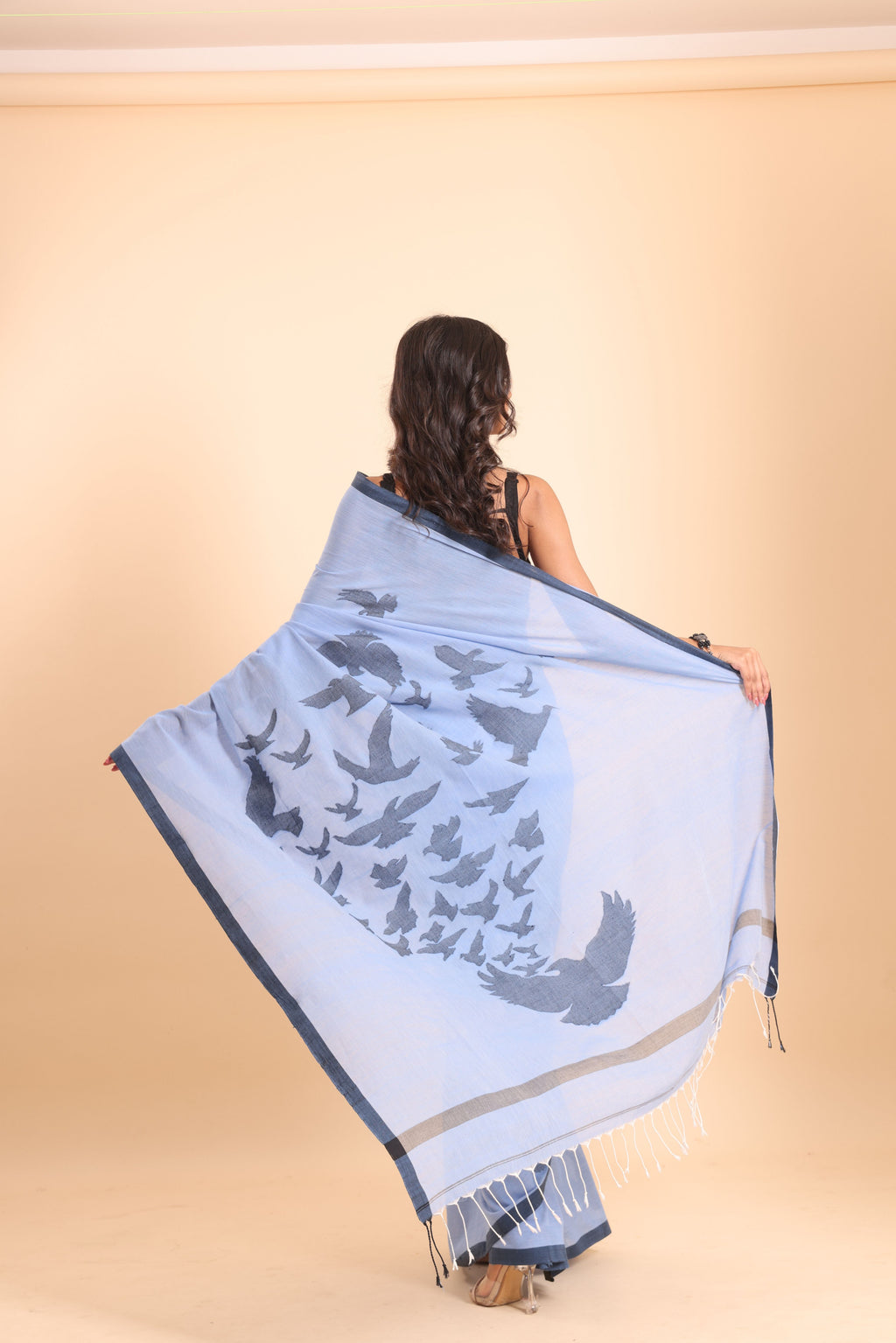 Handloom Cotton Happy Bird Jamdani Saree - Glass Blue