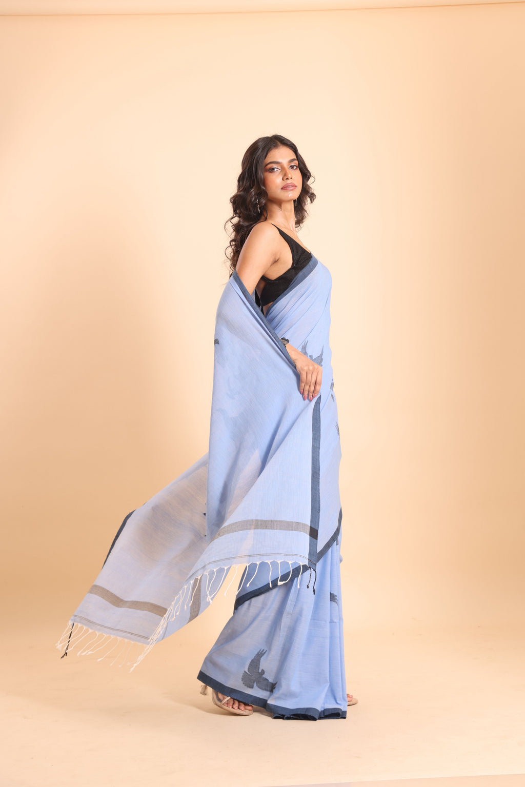 Handloom Cotton Happy Bird Jamdani Saree - Glass Blue
