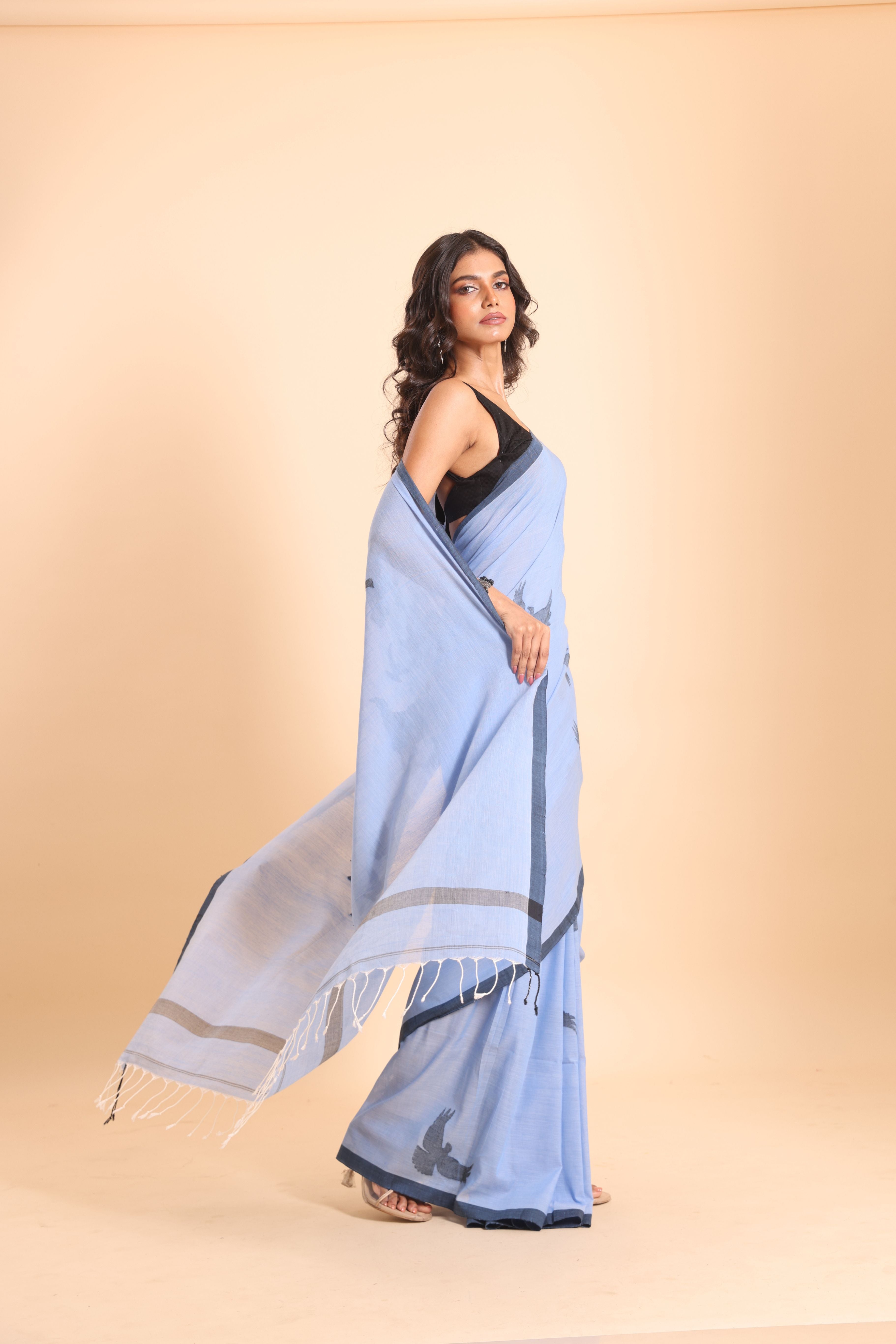 Handloom Cotton Happy Bird Jamdani Saree - Glass Blue