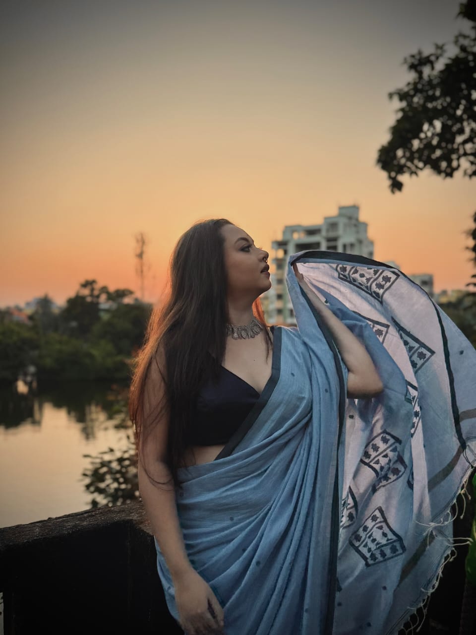 Handloom Starbox Jamdani Saree - Star Light