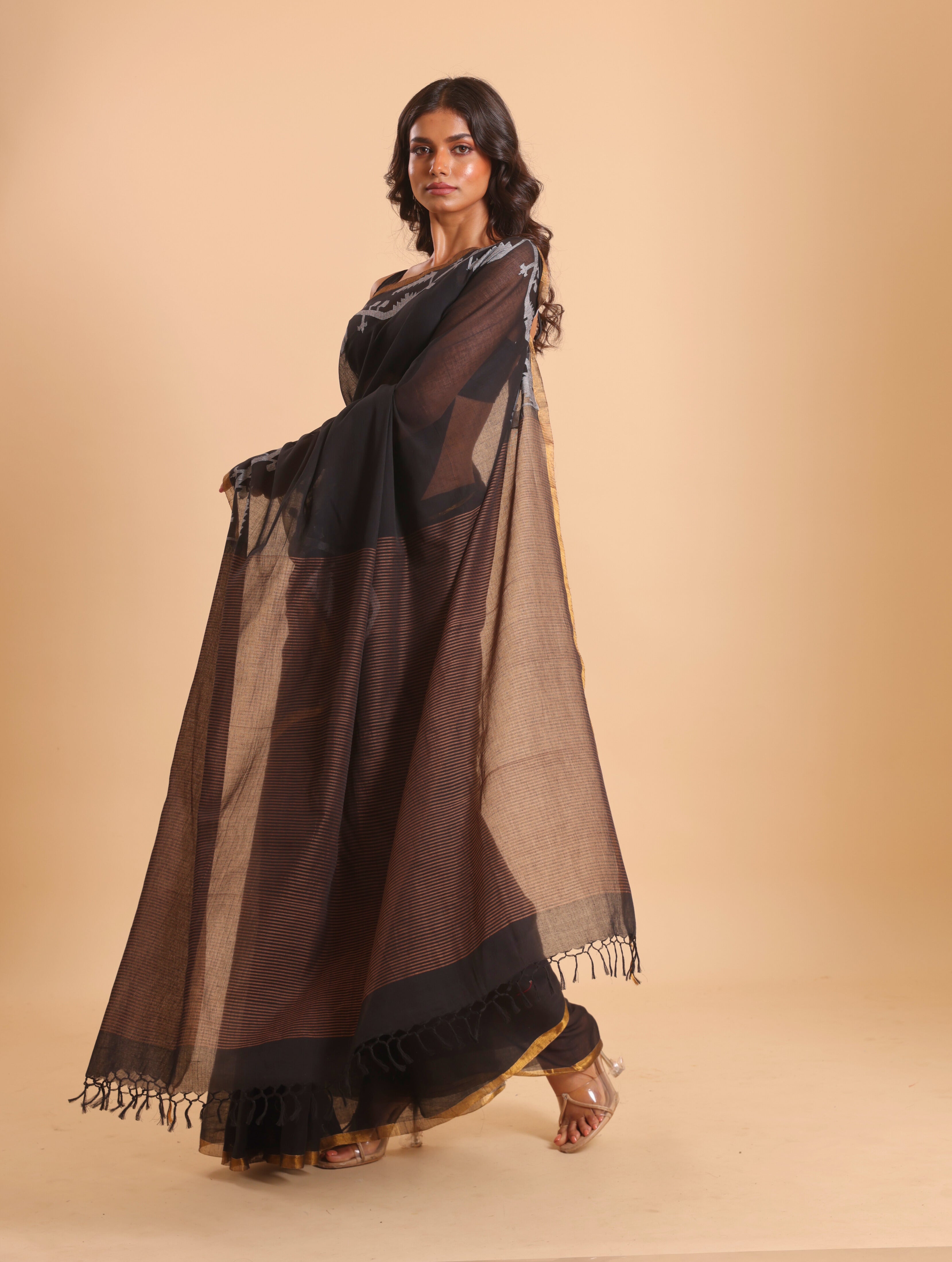 BLOUSON COTTON HALF DERPAR JAMDANI SAREE