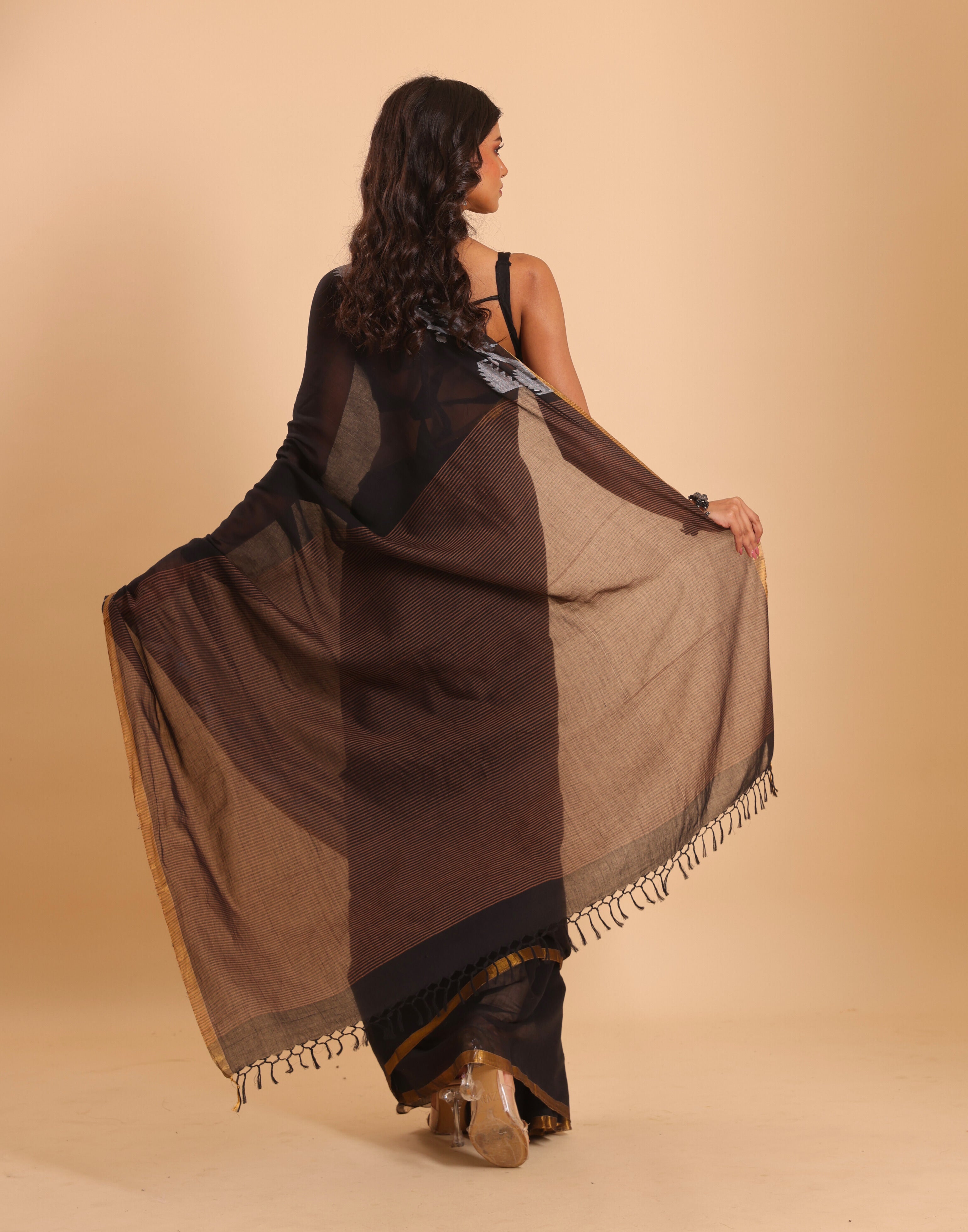 BLOUSON COTTON HALF DERPAR JAMDANI SAREE